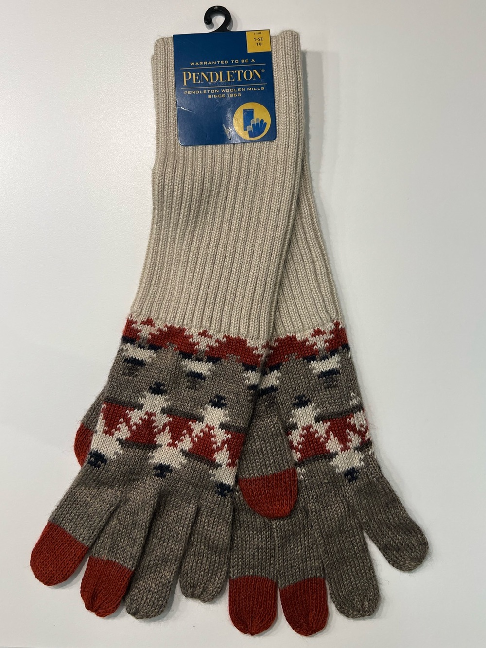 Pendleton Woolen Mills Gloves in Chief Joseph pattern